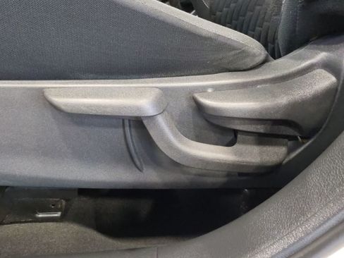 Used 2022 Nissan Kicks S FWD image 15