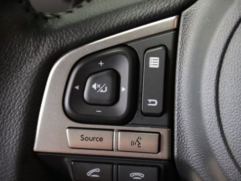 Used 2017 Subaru Outback 2.5i Limited AWD/4WD image 17