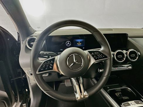 Certified 2025 Mercedes-Benz GLA 250 image 12