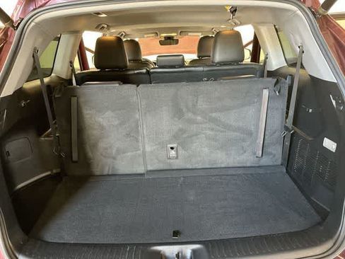 Used 2019 Toyota Highlander XLE w/ Carpet Mat Package (TMS) AWD/4WD image 26