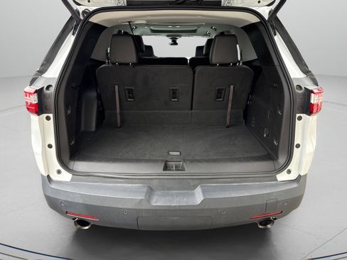 Used 2019 Chevrolet Traverse LT w/ LT Premium Package image 6