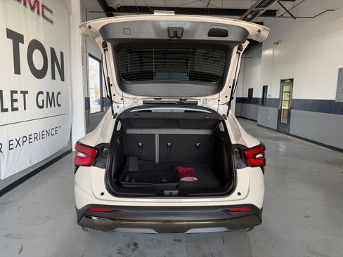 New 2026 Chevrolet Trax ACTIV w/ Sunroof Package FWD image 34