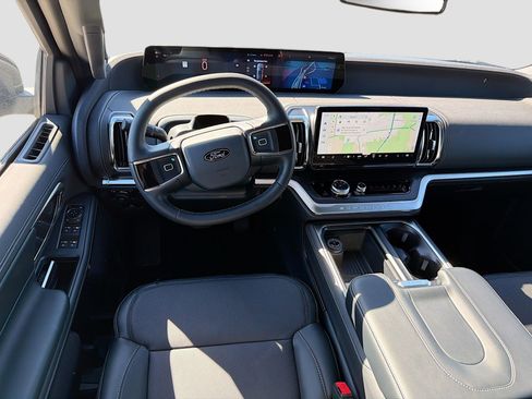 New 2026 Ford Expedition Platinum w/ Stealth Appearance Package AWD/4WD image 32