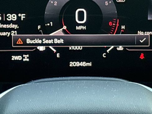 Used 2025 GMC Yukon Denali AWD/4WD image 21
