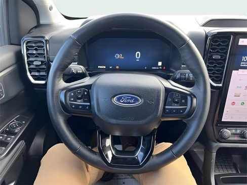 Used 2025 Ford Ranger Lariat w/ Advanced Towing Package image 28