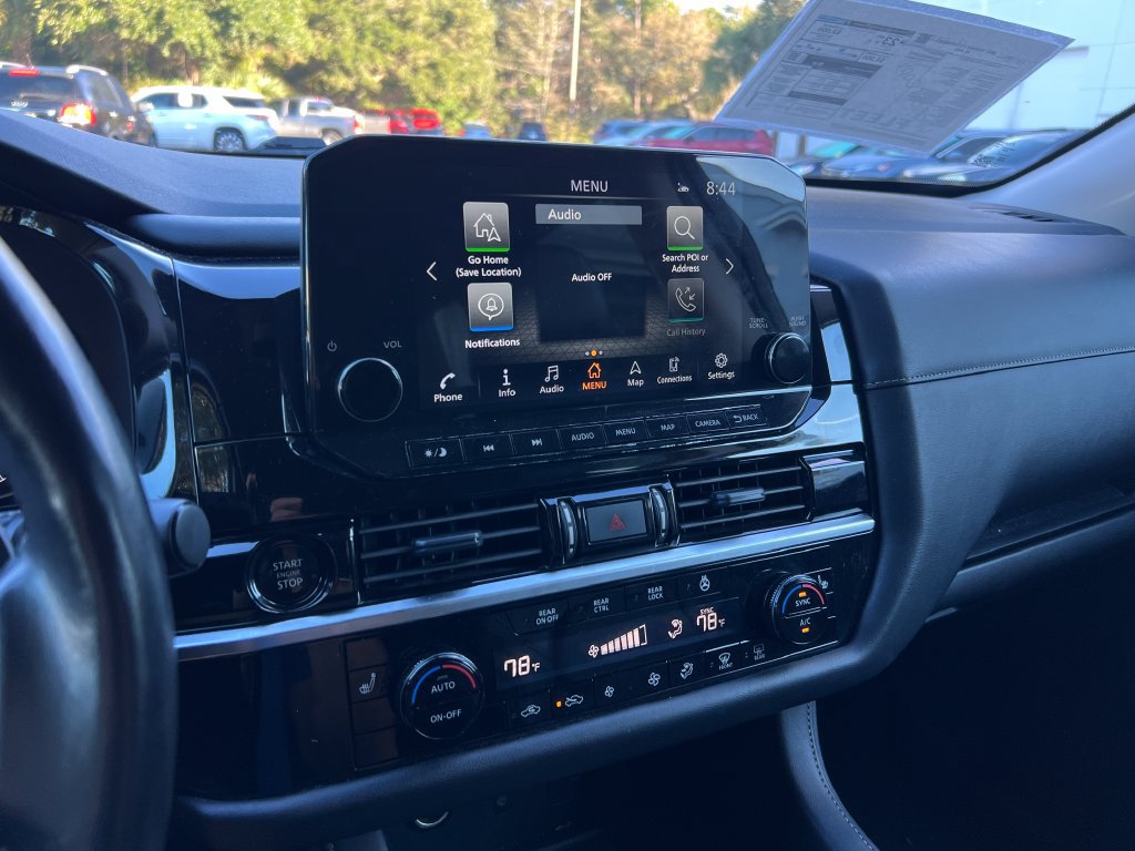Used 2025 Nissan Pathfinder SL FWD image 18