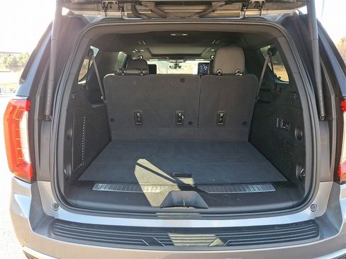 Used 2021 GMC Yukon XL Denali w/ Denali Premium Package image 29