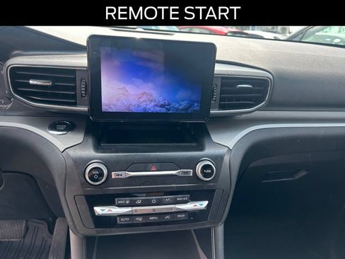 Used 2020 Ford Explorer XLT w/ Equipment Group 202A AWD/4WD image 16