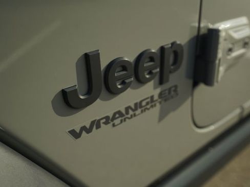 Used 2021 Jeep Wrangler Unlimited Sport image 38