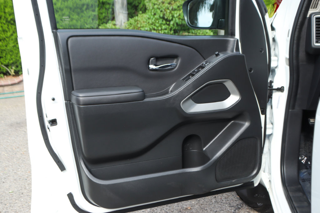 Used 2024 Nissan Frontier SV w/ SV Convenience Package RWD image 14