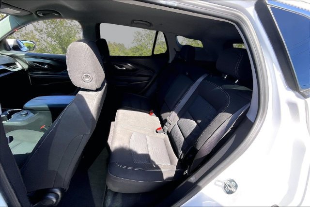 Used 2024 GMC Terrain SLE FWD image 24