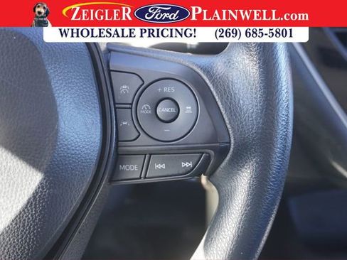 Used 2025 Toyota Corolla LE image 20