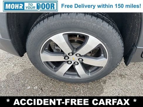 Used 2021 Chevrolet Traverse LT w/ LT Premium Package image 9