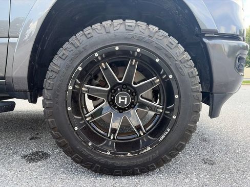 Used 2022 RAM 1500 Laramie AWD/4WD image 30