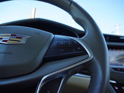 Used 2018 Cadillac XT5 Luxury w/ LPO, Sport Package image 21