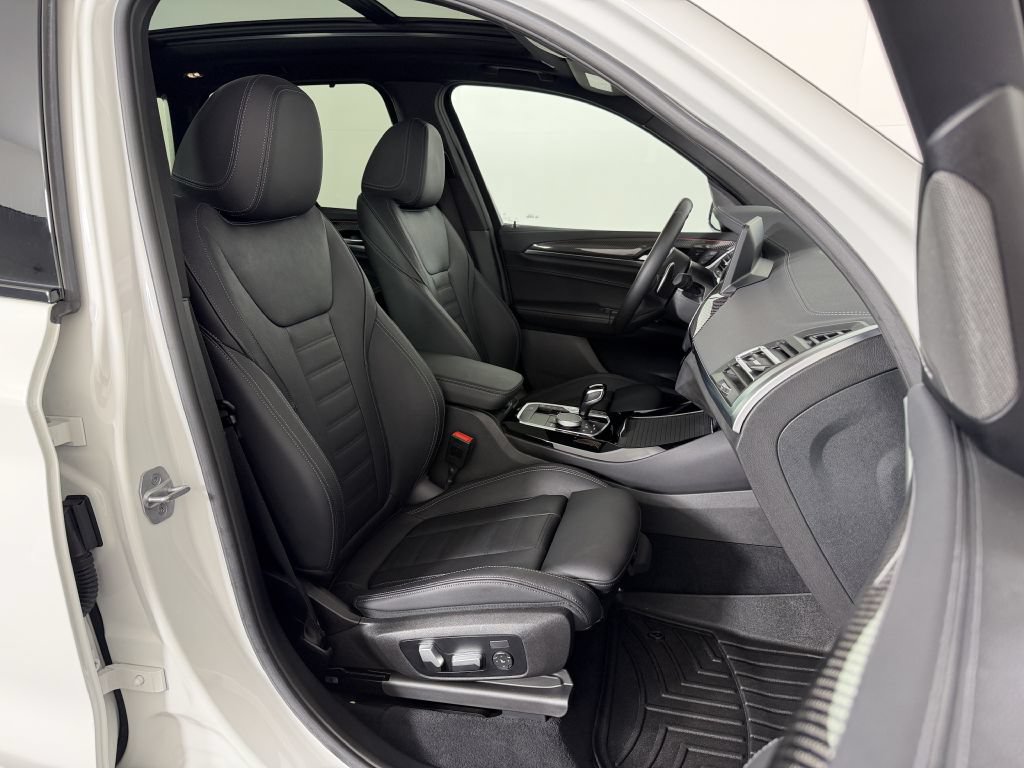 Used 2024 BMW X3 M40i AWD/4WD image 29