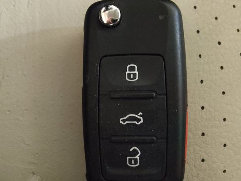 Used 2017 Volkswagen Tiguan S FWD image 32