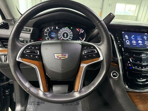 Used 2018 Cadillac Escalade ESV Premium Luxury AWD/4WD image 23