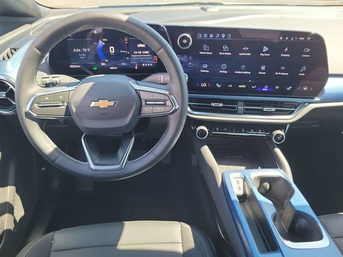 Used 2026 Chevrolet Equinox EV LT FWD image 11