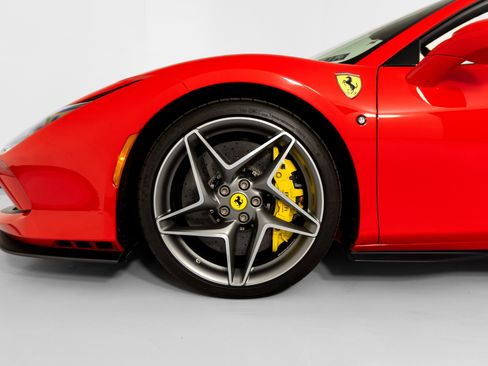 Certified 2022 Ferrari F8 Tributo image 29