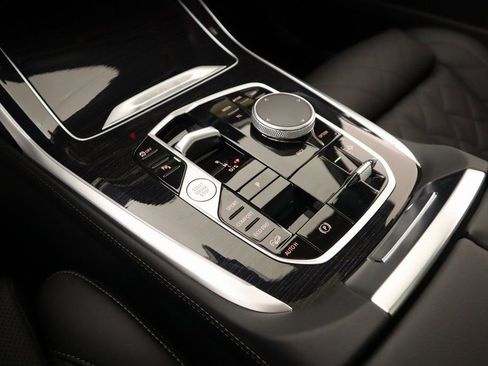 New 2026 BMW X7 xDrive40i w/ M Sport Package image 9