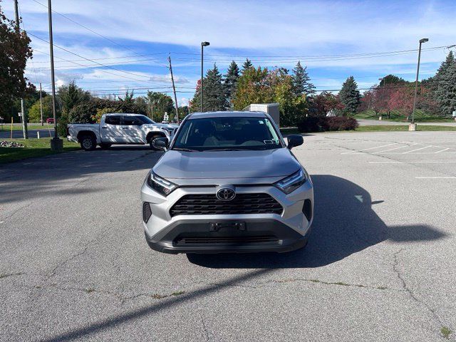 Used 2023 Toyota RAV4 LE AWD/4WD image 8