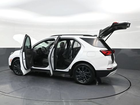Used 2023 Chevrolet Equinox RS FWD image 28