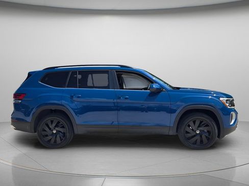 Certified 2026 Volkswagen Atlas SE w/ Panoramic Sunroof Package FWD image 4