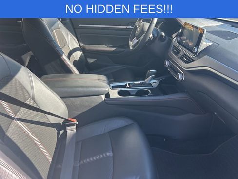 Used 2024 Nissan Altima 2.5 SR image 17