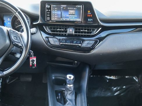 Used 2018 Toyota C-HR XLE image 14