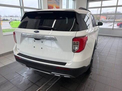 Certified 2023 Ford Explorer XLT w/ Equipment Group 202A AWD/4WD image 5