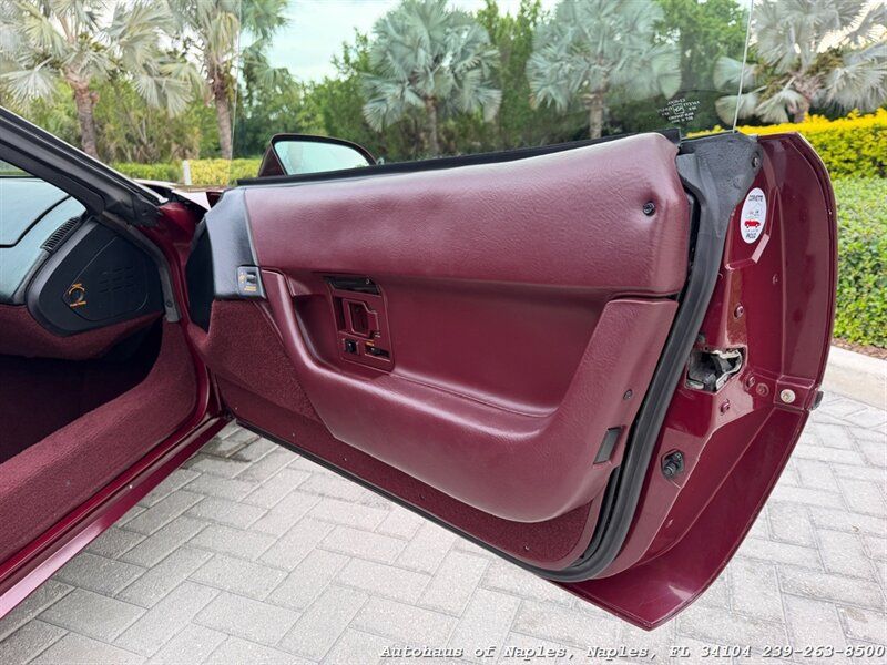 Used 1993 Chevrolet Corvette Coupe RWD image 21
