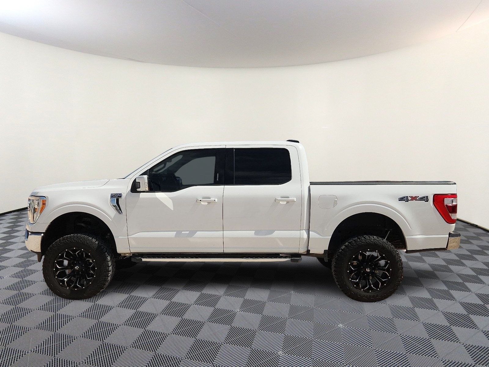 Used 2022 Ford F150 Lariat w/ Equipment Group 501A Mid AWD/4WD image 2