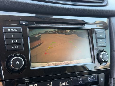 Used 2020 Nissan Rogue SV FWD image 20