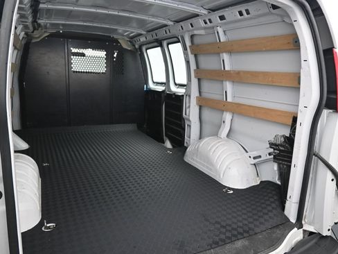 Used 2024 Chevrolet Express 2500 w/ Driver Convenience Package RWD image 27