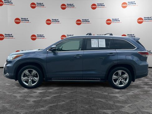 Used 2015 Toyota Highlander Limited w/ Driver Technology Package AWD/4WD image 2