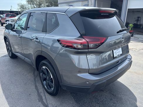 Used 2025 Nissan Rogue SV AWD/4WD image 8