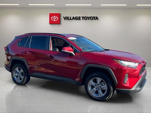 Certified 2022 Toyota RAV4 XLE w/ Convenience Package FWD image 7