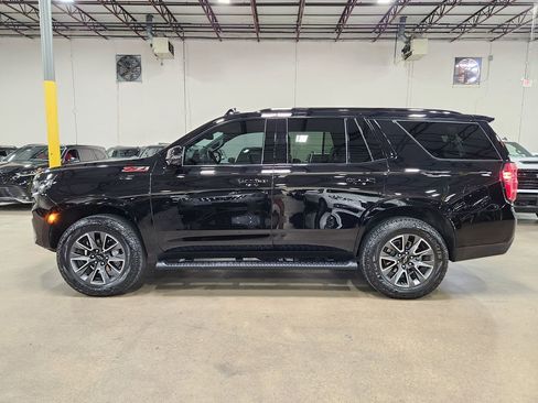 Used 2024 Chevrolet Tahoe Z71 w/ Luxury Package AWD/4WD image 7