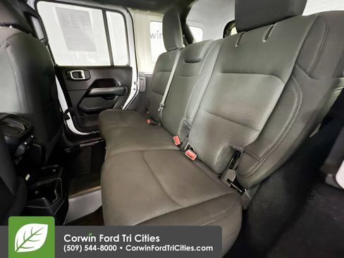Used 2019 Jeep Wrangler Unlimited Sahara AWD/4WD image 26