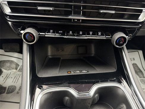 New 2026 Chevrolet Traverse LT w/ LPO, Floor Liner Package image 21