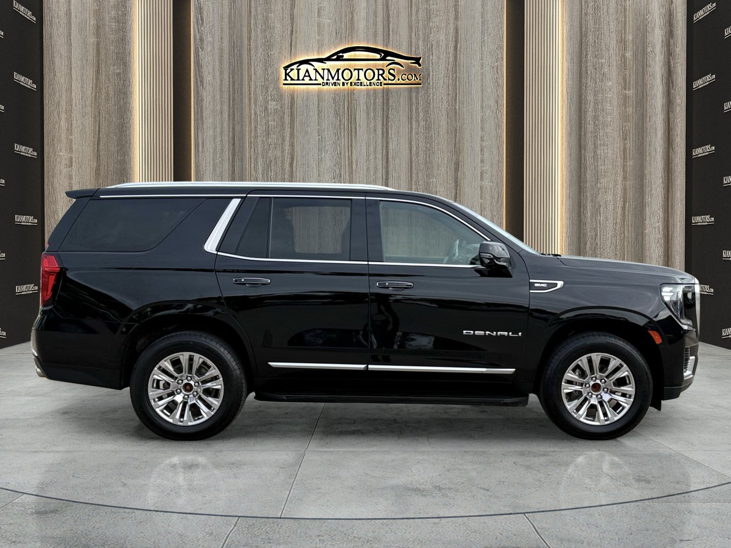 Used 2023 GMC Yukon Denali RWD image 8