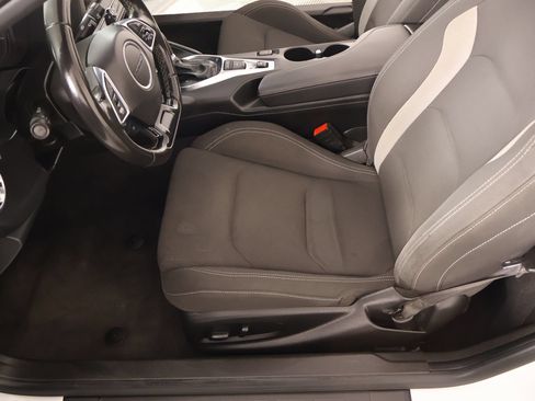 Used 2023 Chevrolet Camaro LT RWD image 10