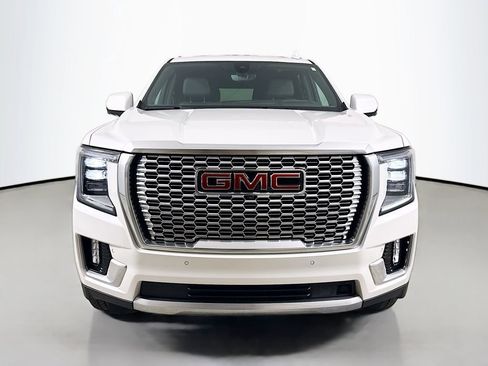Used 2021 GMC Yukon Denali w/ Denali Premium Package image 2