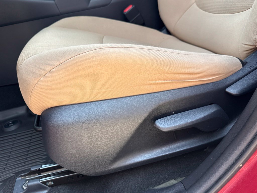 Used 2019 Toyota RAV4 LE w/ Carpet Mat Package AWD/4WD image 21