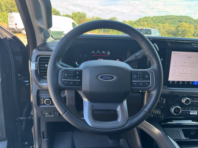 Used 2025 Ford F250 Lariat w/ Lariat Ultimate Package AWD/4WD image 17