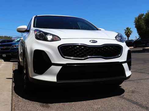 Used 2020 Kia Sportage LX image 18