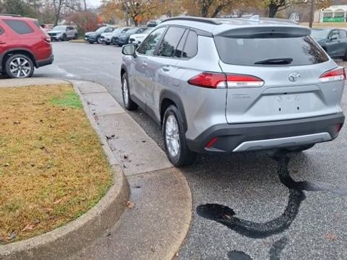 Used 2024 Toyota Corolla Cross LE image 6