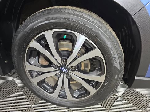 Used 2021 Subaru Forester Limited image 7