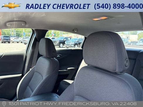 Certified 2025 Chevrolet Malibu LT FWD image 2